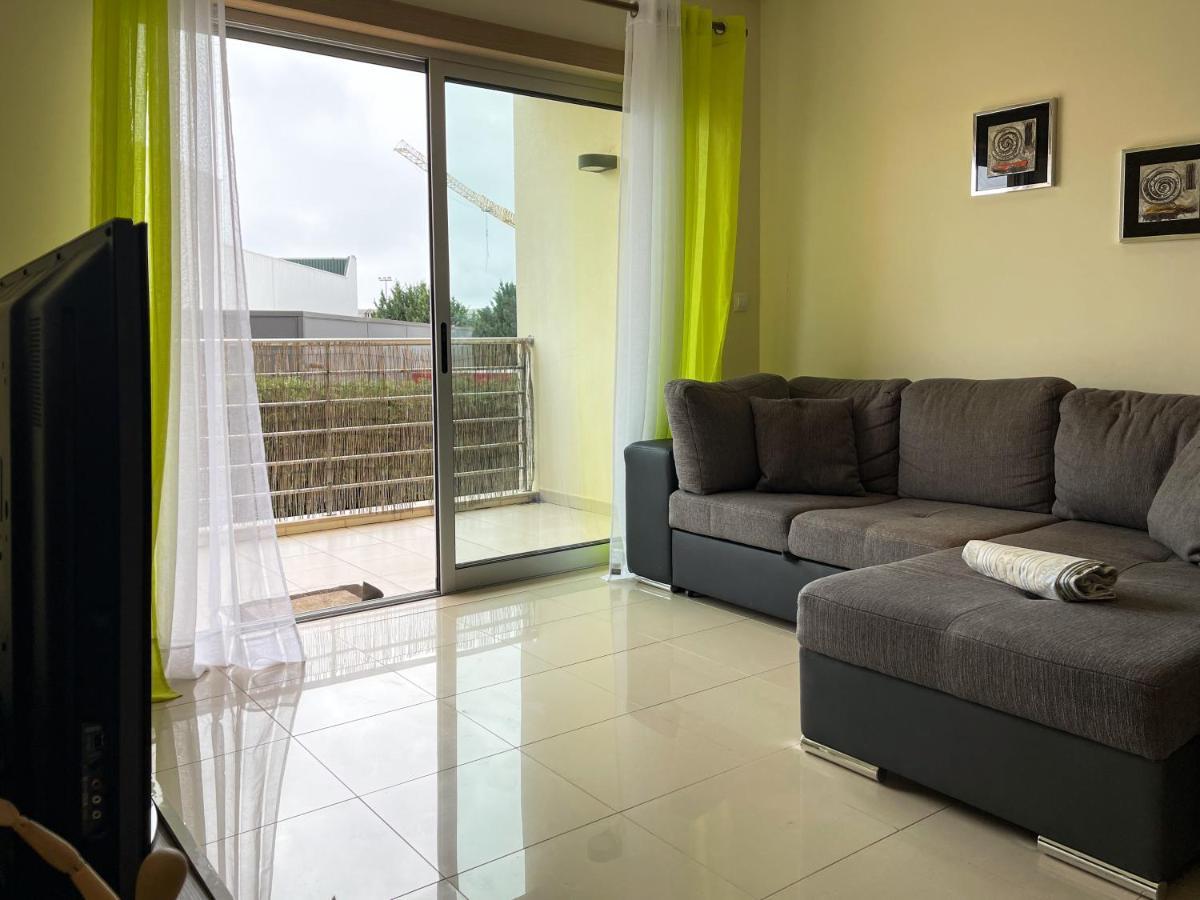 One Bedroom Apartment - Olhos De Gua - Next To The Supermarket Intermarch Olhos de Agua  Luaran gambar